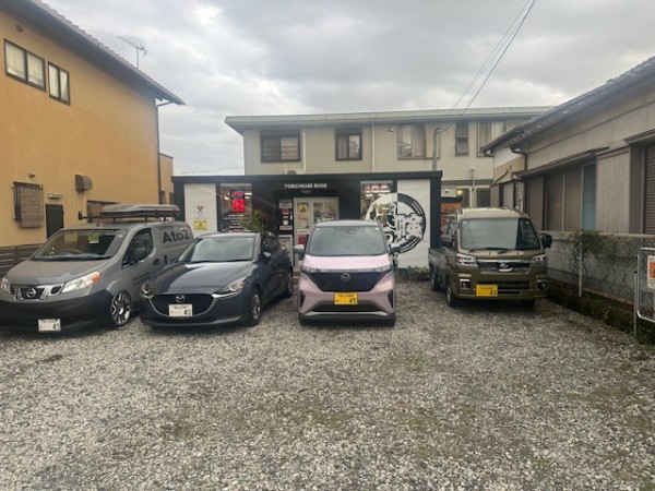 ＹＯＫＯＷＡＲＩＢＡＳＥの営業車とＪＳＡ中核会