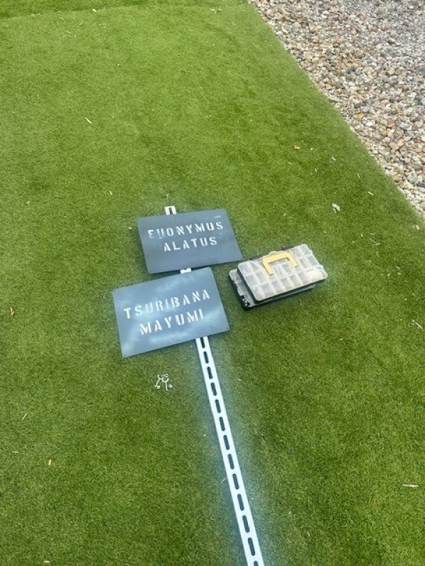 先日の「案内板」取付完了！