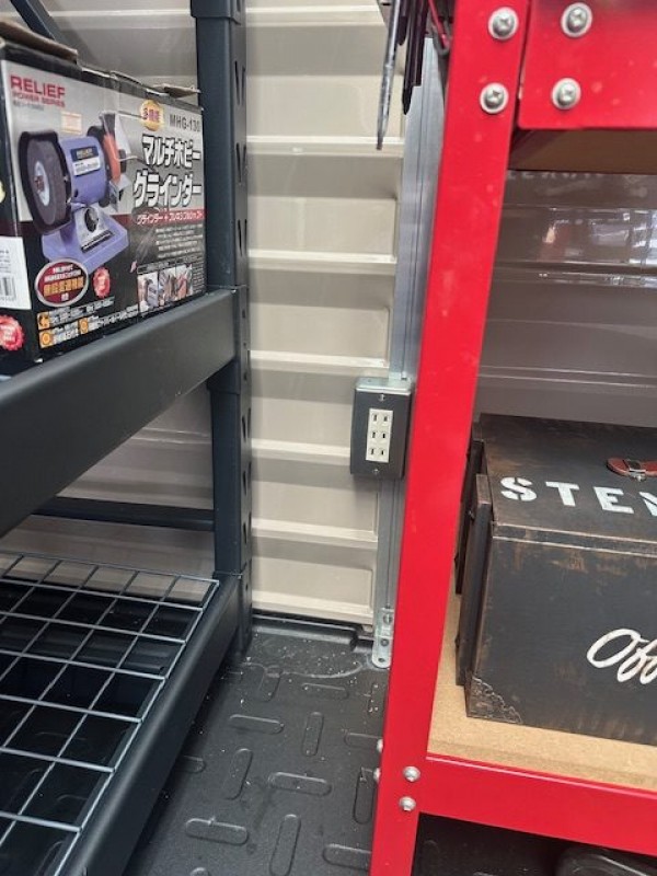 やぐら下倉庫に電源引き込み完了