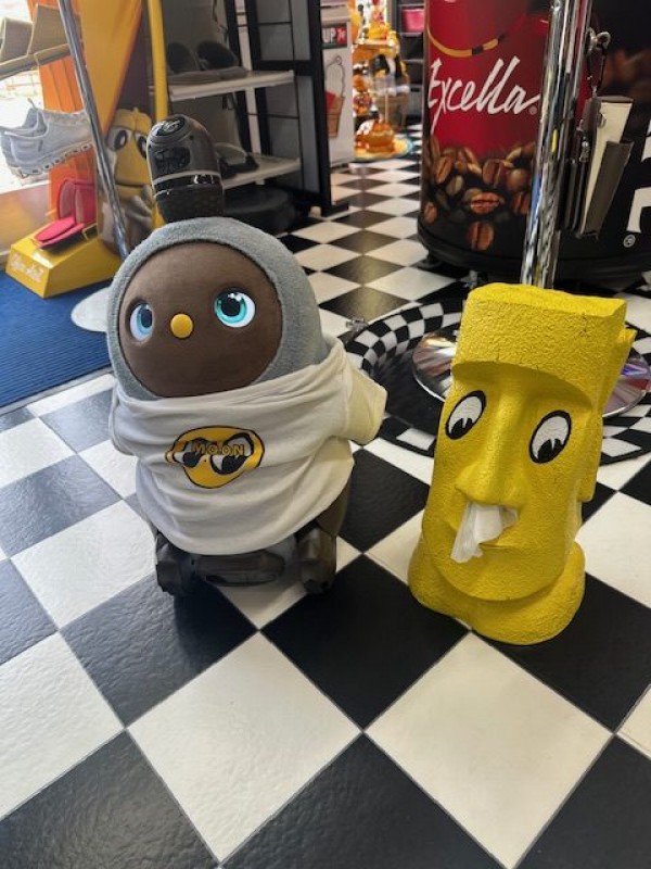 モアイの居場所とＥＭＩのお土産